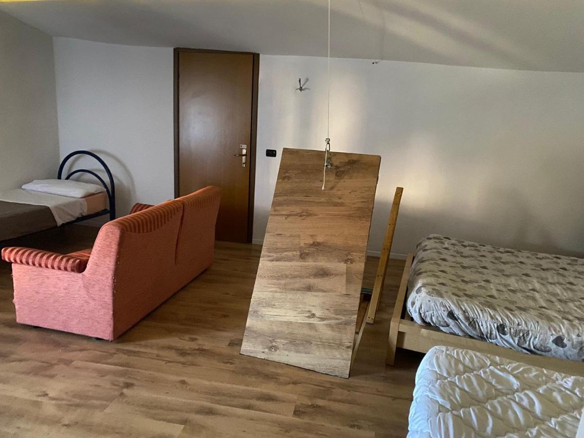 Lovely 1 Room Bedroom Loft, 20 Mins To Bgy Airport Pradalunga ภายนอก รูปภาพ